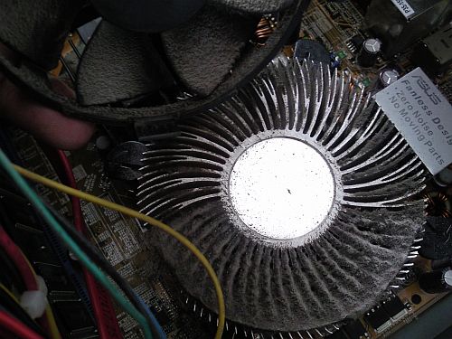 Dust in the CPU cooling